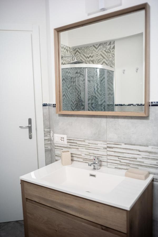 Dimora Mare Apartment San Teodoro  Bagian luar foto